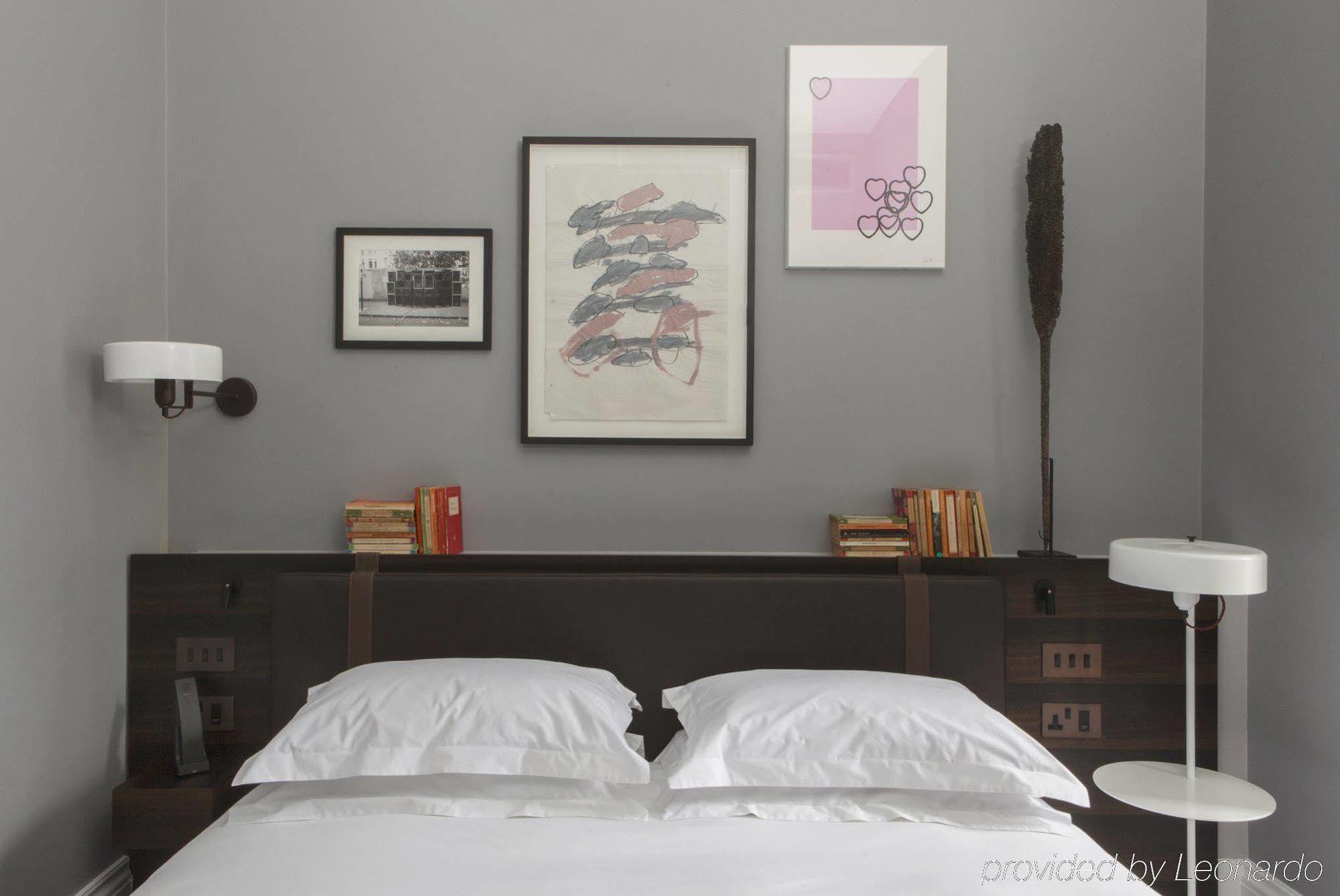 The Laslett London Luaran gambar