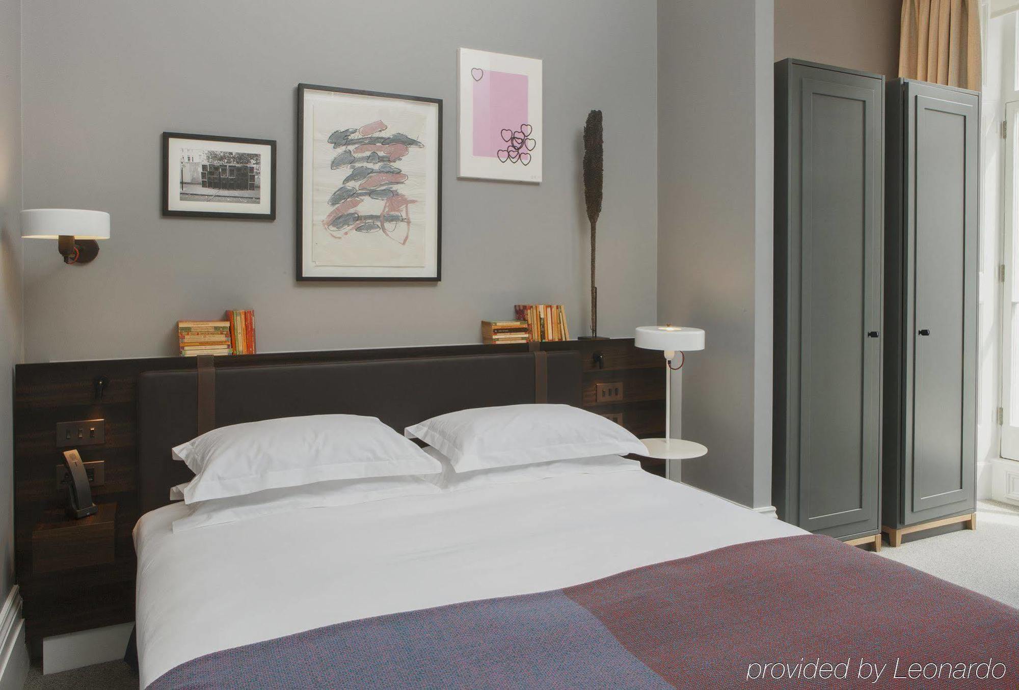 The Laslett London Luaran gambar