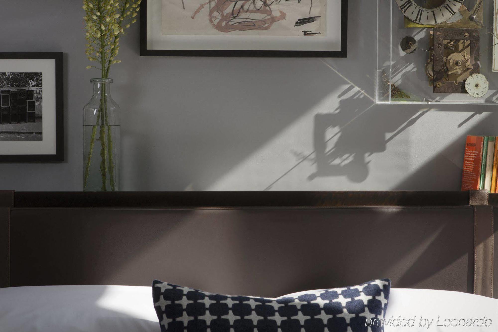 The Laslett London Luaran gambar