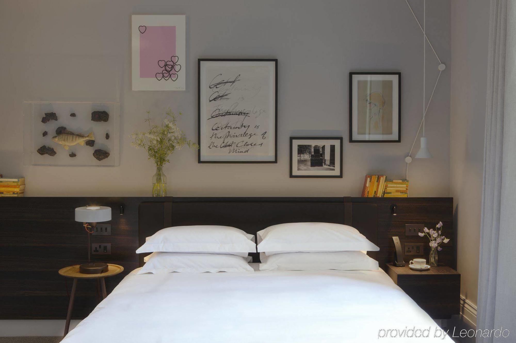 The Laslett London Luaran gambar