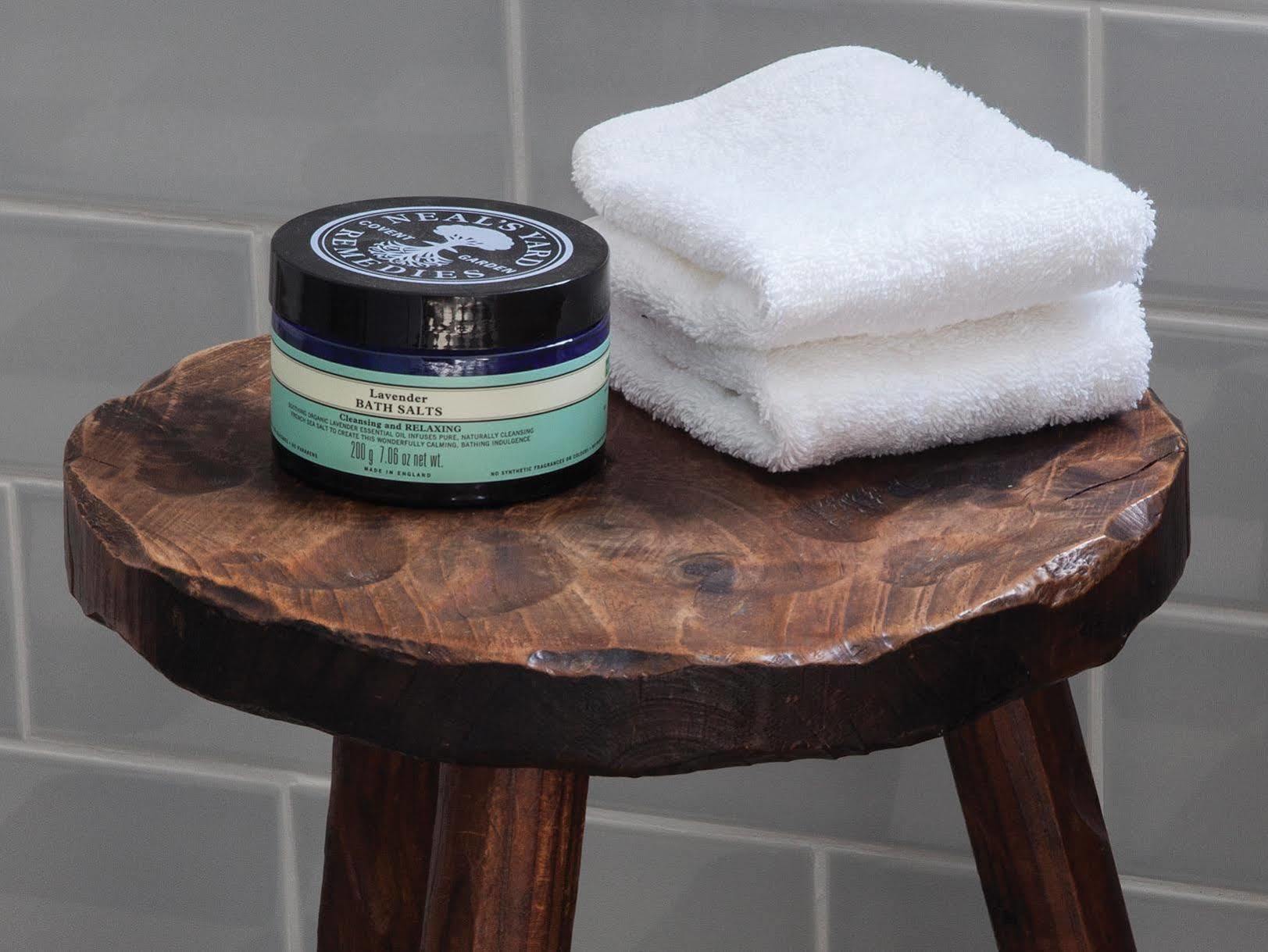 The Laslett London Luaran gambar